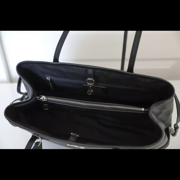 🌷Coach Drawstring Carryall In Signature NWT. - Picture 2 of 8